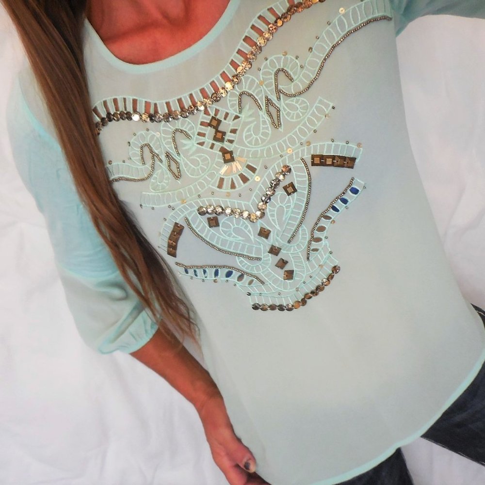 Buckle BKE Boutique Top Blue Sheer Size Small